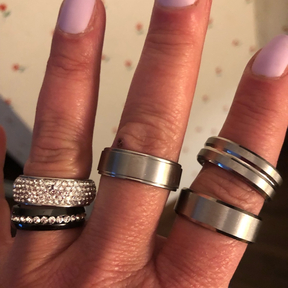 Unisex Silver Tone Stainless Steel Ring - Picture 10 of 11